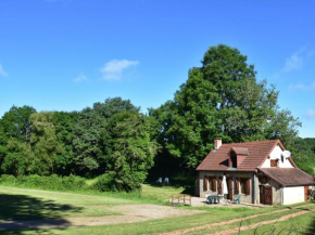 Pretty holiday home with garden near forest